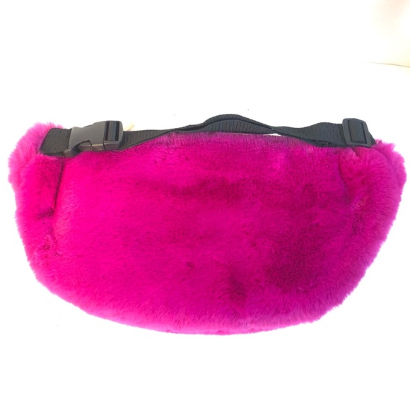 Do Everything In Love Hot Pink Faux Fur Muffler Fanny Pack - Picture 3 of 11